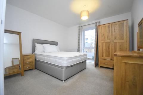 2 bedroom apartment to rent, James Road, Basingstoke RG21
