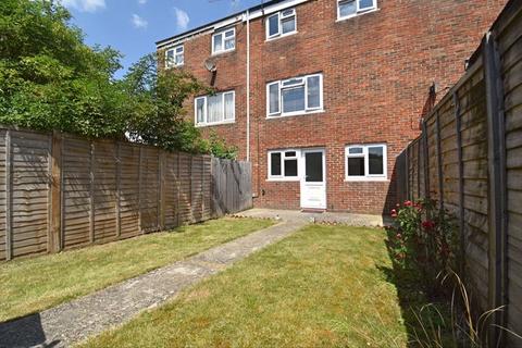 4 bedroom house to rent, Keats Close, Basingstoke RG24
