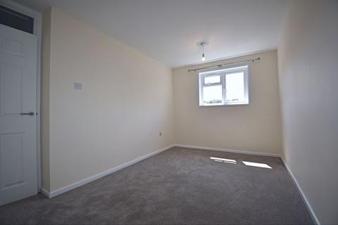 4 bedroom house to rent, Keats Close, Basingstoke RG24