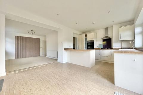 3 bedroom semi-detached house to rent, Lower Wood Road Claygate