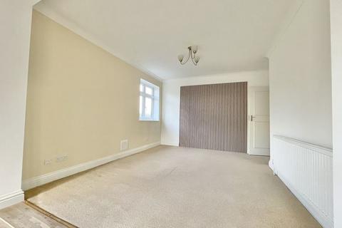 3 bedroom semi-detached house to rent, Lower Wood Road Claygate
