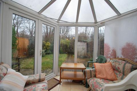 3 bedroom property for sale, Angus Close, Chessington