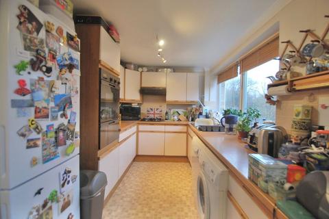 3 bedroom property for sale, Angus Close, Chessington