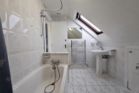2 bedroom flat to rent, Stag Lane, London NW9