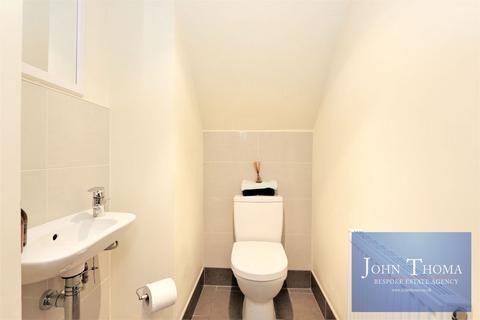 undefined, Orchard Way, Chigwell IG7