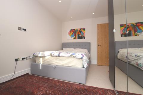 1 bedroom flat to rent, Goldsmith Road Peckham SE15