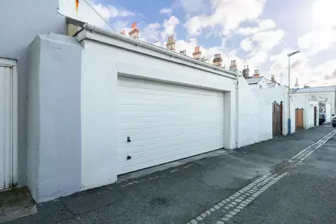 4 bedroom terraced house for sale, 123, Woodbourne Road, Douglas