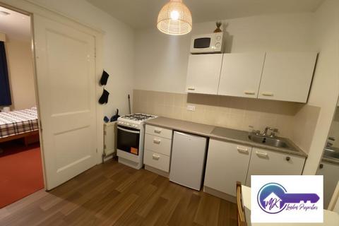 Studio to rent, London NW1