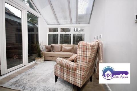 1 bedroom in a flat share to rent, London NW6