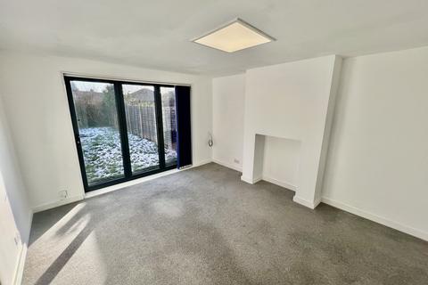 2 bedroom maisonette to rent, Willow Road, Bromsgrove, B61