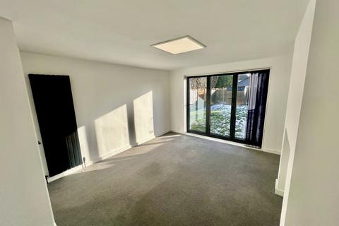 2 bedroom maisonette to rent, Willow Road, Bromsgrove, B61