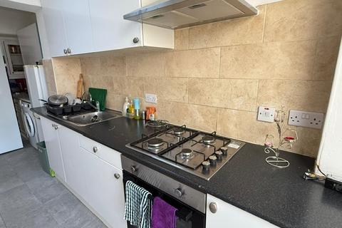 undefined, WAYE AVE, Hounslow