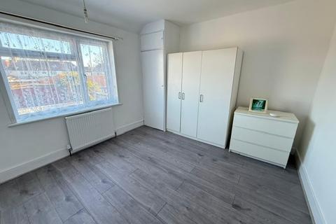 undefined, WAYE AVE, Hounslow