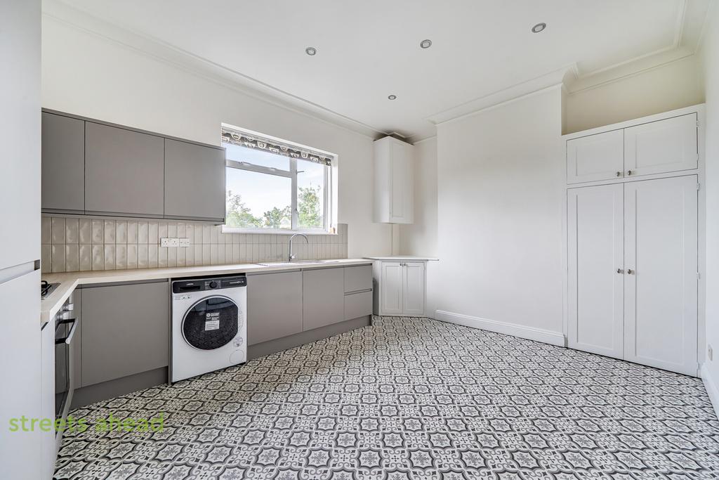 House in London - View 4