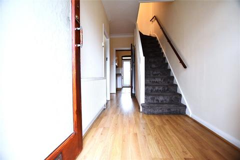 4 bedroom terraced house to rent, Queenswood Avenue, Thornton Heath, CR7