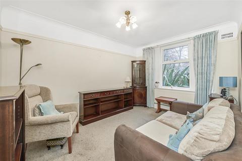 2 bedroom flat for sale, Rosemary Gardens, East Sheen, SW14