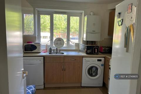 2 bedroom flat to rent, Moreton Road, London, N15