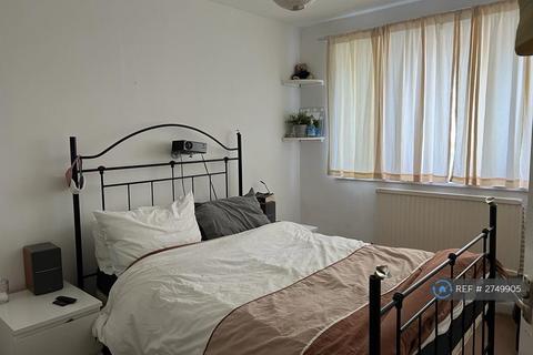2 bedroom flat to rent, Moreton Road, London, N15