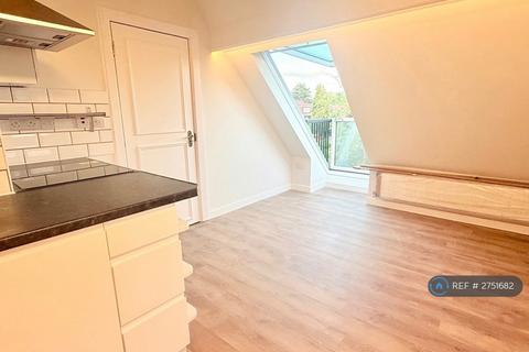 Studio to rent, Brondesbury Park, London, NW2