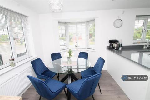 3 bedroom detached house to rent, Martineau Drive, Birmingham, B32
