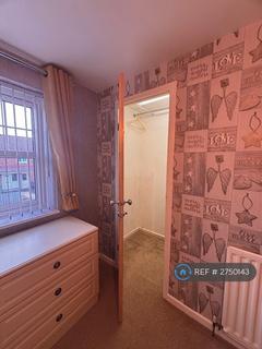 3 bedroom terraced house to rent, Defoe Avenue, South Shields, NE34