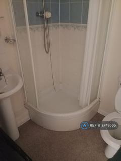 2 bedroom flat to rent, High Street, Langley, Slough, SL3