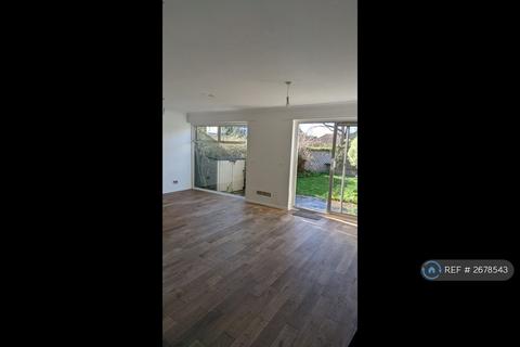 4 bedroom terraced house to rent, Molesey Road, Hersham, Walton-On-Thames, KT12