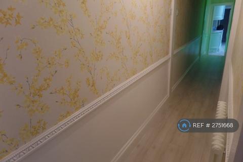 4 bedroom terraced house to rent, Ambush Street, Northampton, NN5