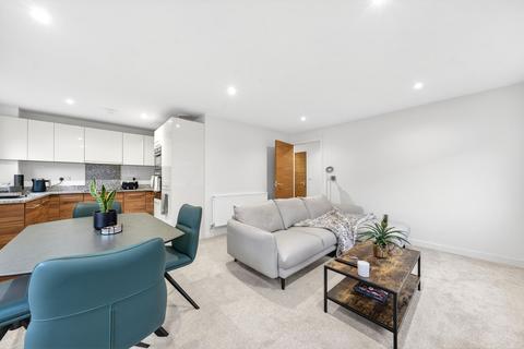 2 bedroom flat for sale, Howard Road, Stanmore HA7