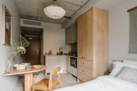 Studio to rent - Woodfield Road