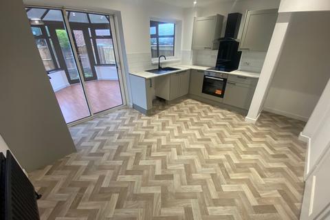 3 bedroom semi-detached house to rent, The Mews, Gateshead