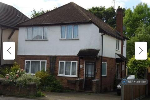 3 bedroom maisonette to rent, Elm Avenue, Ruislip, HA4
