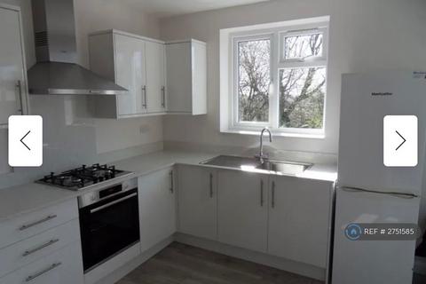 3 bedroom maisonette to rent, Elm Avenue, Ruislip, HA4