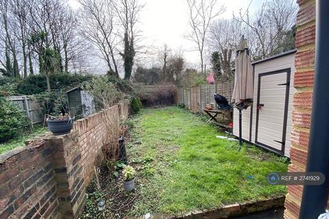 1 bedroom in a house share to rent - Umfreville Road, London, N4