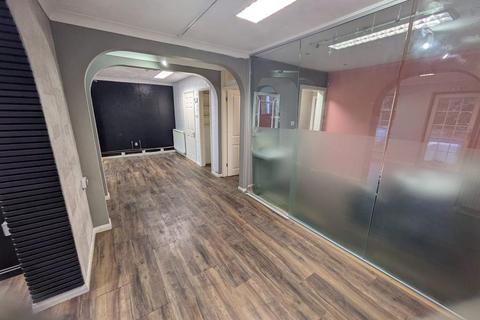 Retail property (high street) to rent, Portsmouth Rd Godalming GU8 5DS