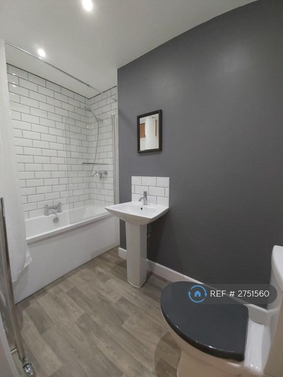 Bedroom 2 Ensuite