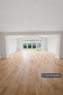 3 bedroom detached house to rent, Bascombe Grove, Crayford, Dartford, DA1