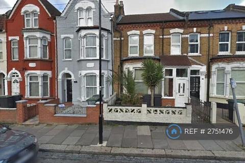 1 bedroom in a house share to rent, Harringay Road, London, N15