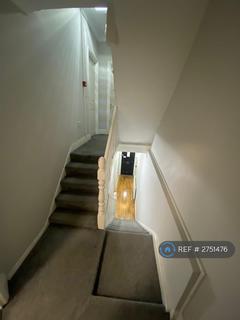 1 bedroom in a house share to rent, Harringay Road, London, N15