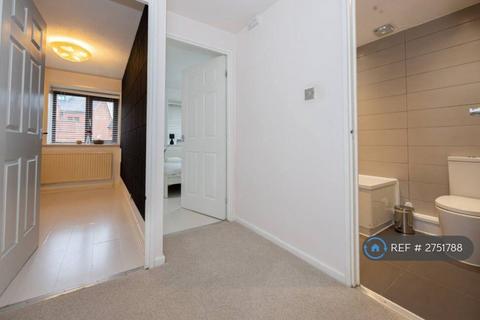 3 bedroom semi-detached house to rent, Parish View, Salford, M5