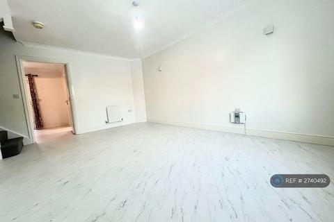 3 bedroom semi-detached house to rent, Woodman Grove, Sutton Coldfield, B75