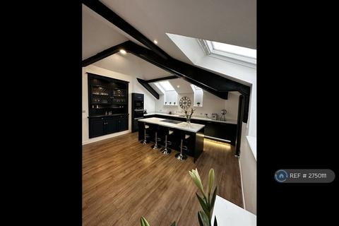 3 bedroom penthouse to rent, Melville Court, Aberdeen, AB10