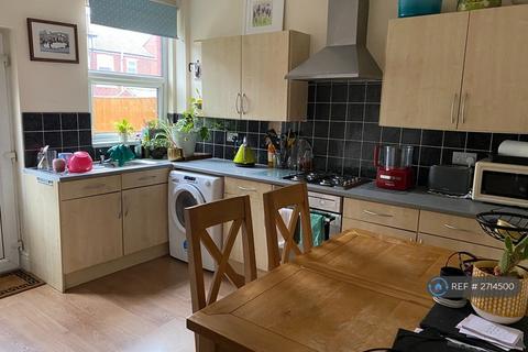 2 bedroom terraced house to rent, Ibbotson Road, Sheffield, S6