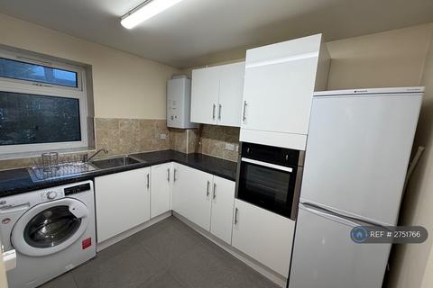 3 bedroom flat to rent, Dartmouth Road, London, NW4