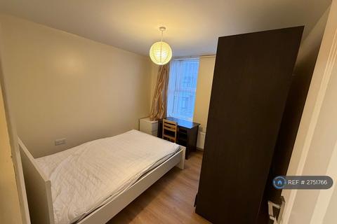 3 bedroom flat to rent, Dartmouth Road, London, NW4