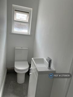 1 bedroom in a house share to rent, Renters Avenue, London, NW4