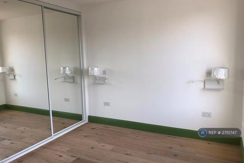 2 bedroom flat to rent, Meeting House Lane, London, SE15
