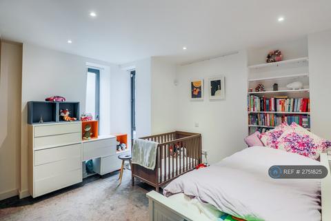 2 bedroom flat to rent, Elmore Street, London, N1