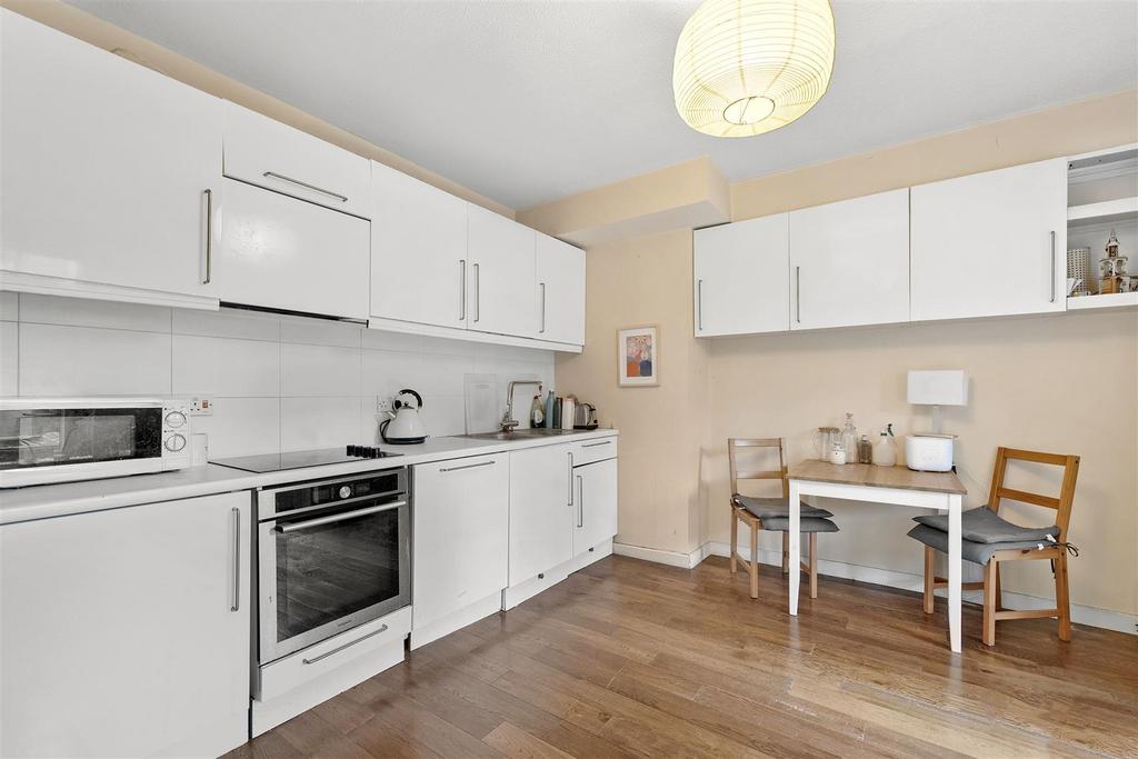 Lounge/Kitchen