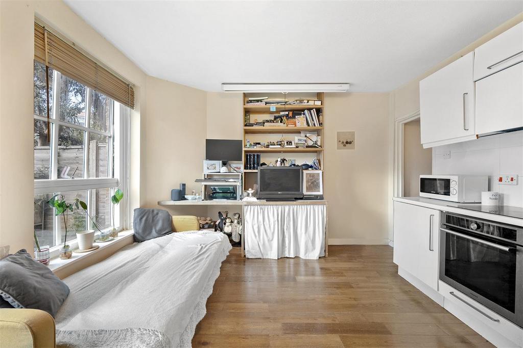 Lounge/Kitchen